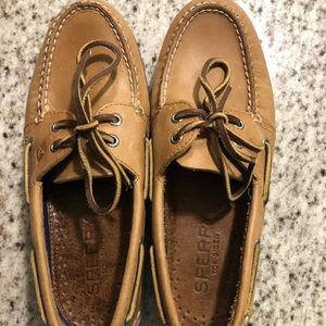 Men’s Size 7 Sperry’s, worn once! Great condition!